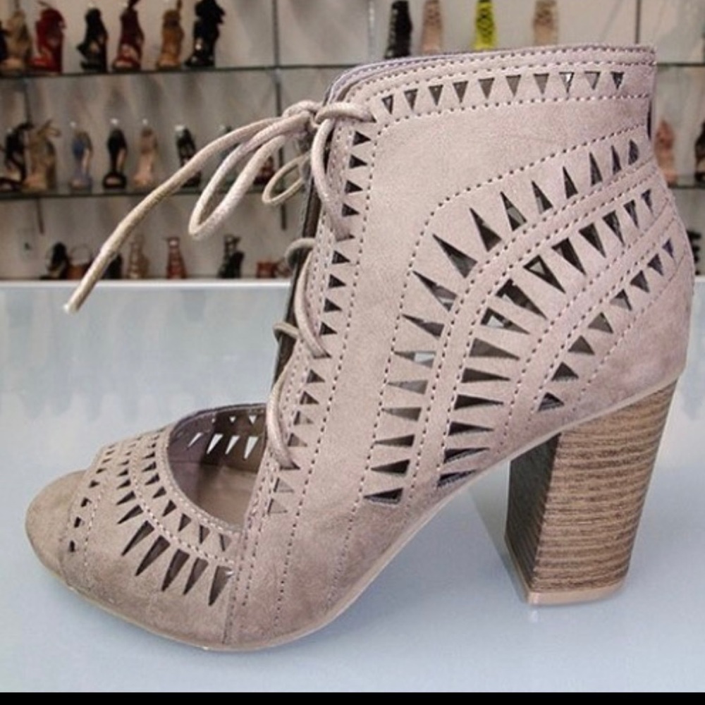 Cut out detailed heels with lace up front